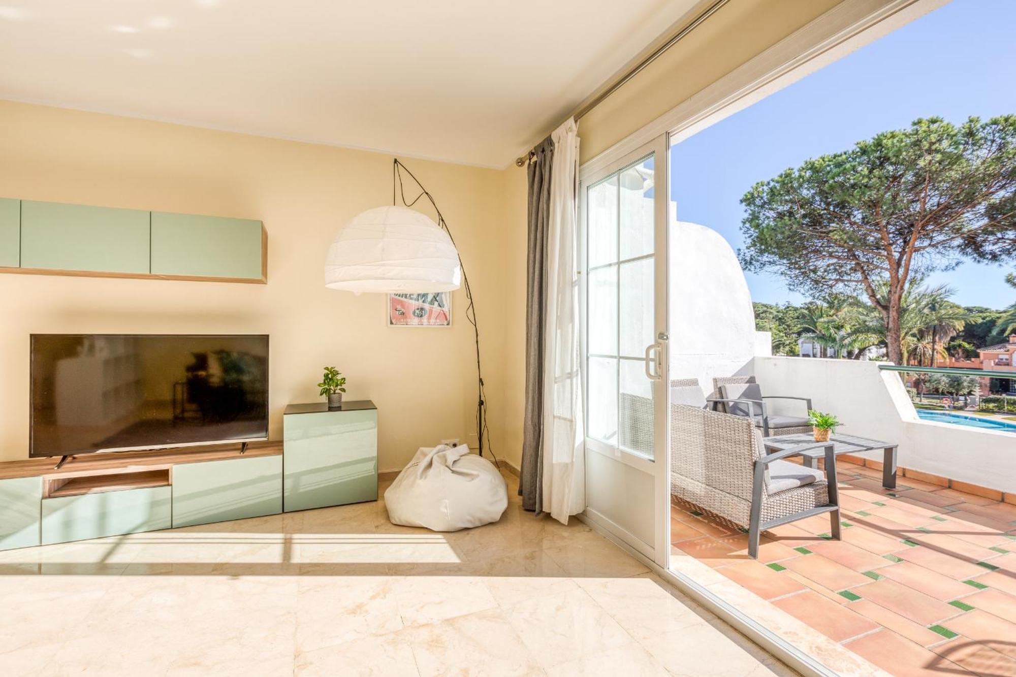 エステポナLife El Presidente Penthouse Pool Viewアパートメント エクステリア 写真