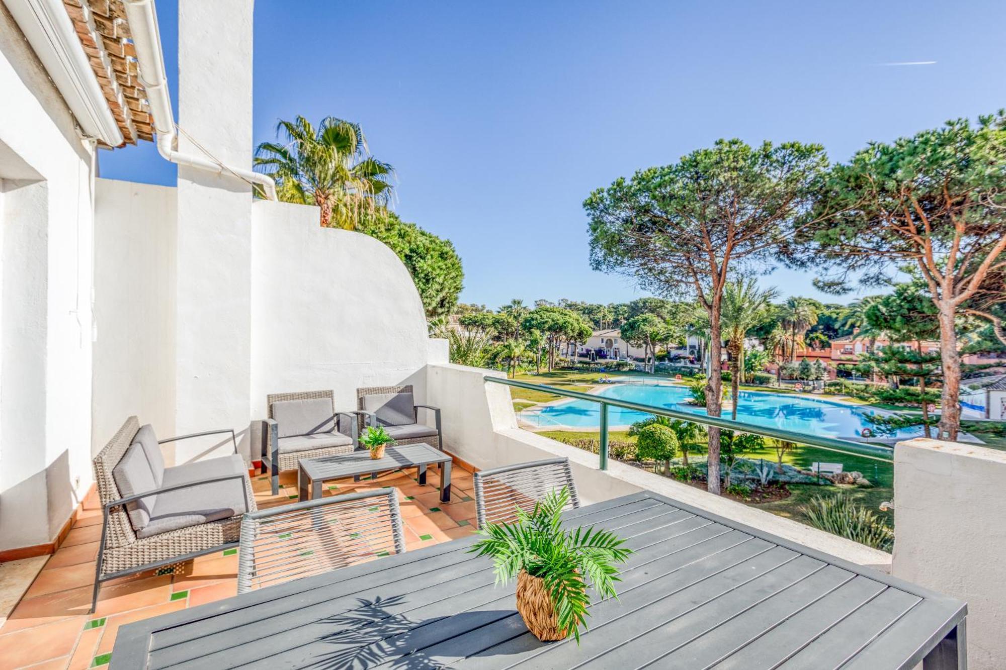 エステポナLife El Presidente Penthouse Pool Viewアパートメント エクステリア 写真