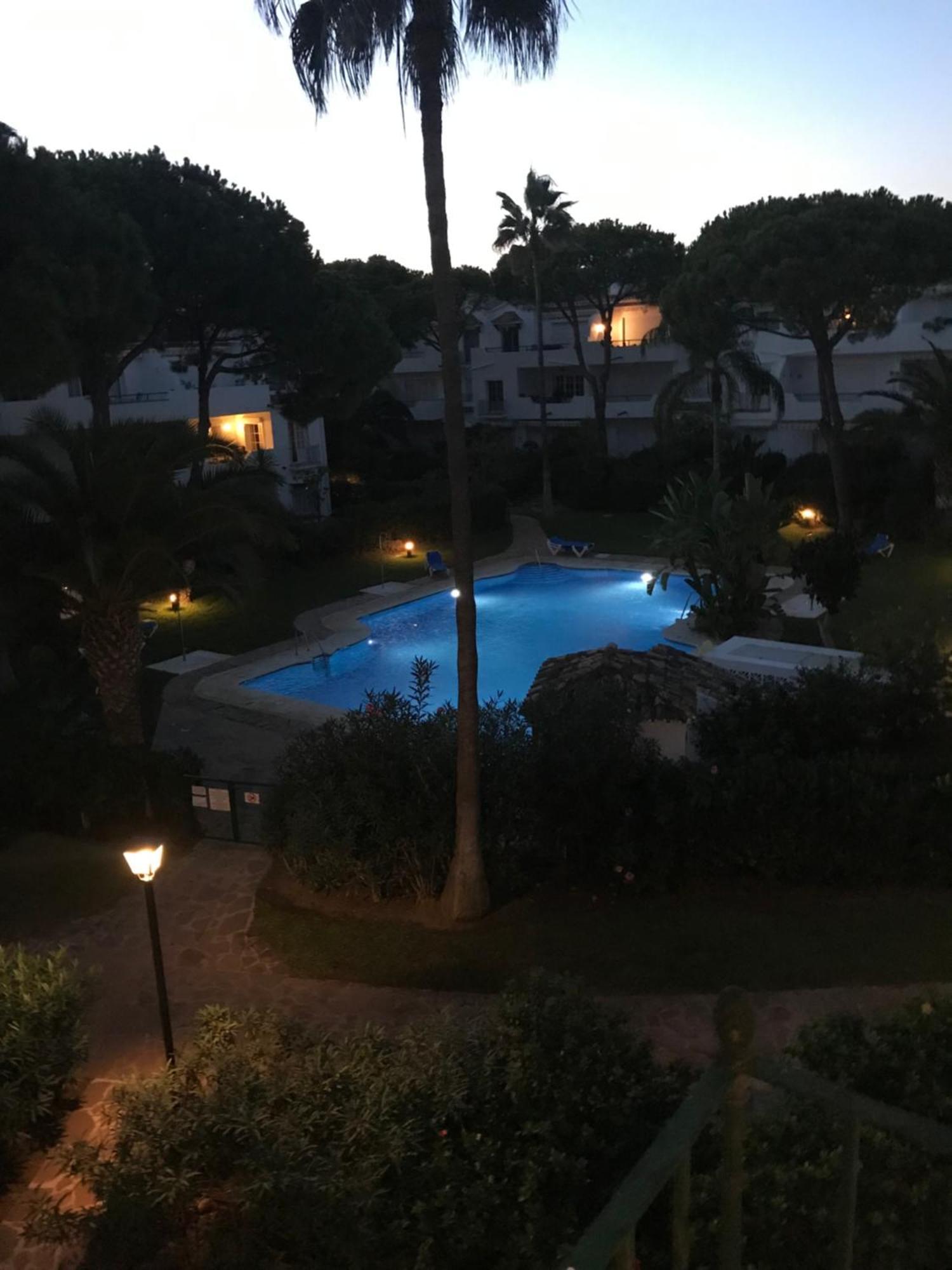 エステポナLife El Presidente Penthouse Pool Viewアパートメント エクステリア 写真